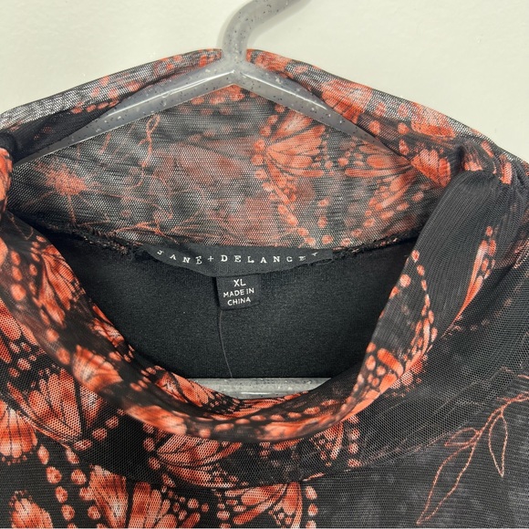 Jane & Delancey Mesh Floral Top - Picture 2 of 4